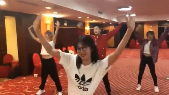 魏瑾 李子璇 蒋申(SING女团) -青春亚洲 练习室舞蹈
