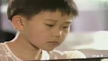王羽佳小时候钢琴演奏德彪西的《第一号阿拉贝斯克》，真有天赋！