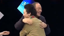 王丽云和“前夫”同台，俩人舞台上甜蜜拥抱，全场沸腾！