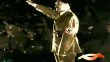1933年，希特勒控制德国后，柏林广场上出现了令人震撼的一幕
