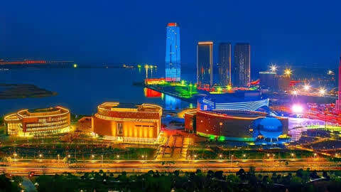航拍江苏宜兴东氿新城和范蠡大桥夜景太漂亮了,堪比一线大城市
