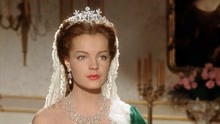 茜茜公主：茜茜公主去了皇帝的生日宴会，一出场惊艳了皇室！