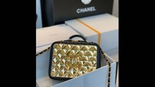Chanel2021秋冬新款香奈儿Vanity Case镜面金属化妆包实拍评测！