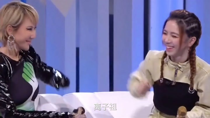 邓紫棋和李玟演唱《刀马旦》