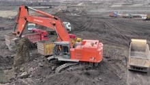 日立 Zaxis 670LCR 挖掘机装车