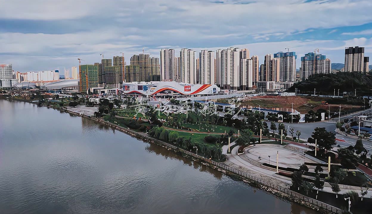 赣州贡江河畔万达广场,于都县新城区首座商业地标,城建受人瞩目