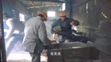 绝地：中国劳工攻下鬼子军火库，拿起机枪疯狂扫射，鬼子死伤无数